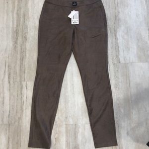 NWT Hue Python Leatherette Leggings